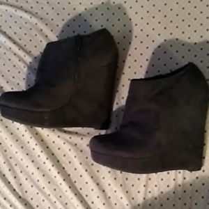 Black Forever 21 wedge boots